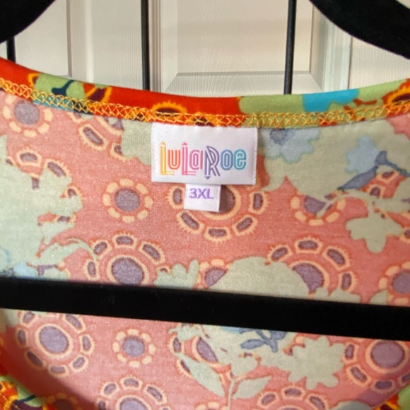 NWT plus size LulaRoe Irma Top - Picture 4 of 6